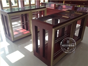 煙酒展柜安裝完工圖