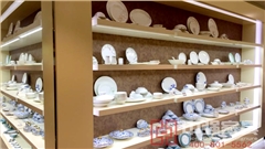 南京徳基廣場(chǎng)尊上陶瓷展柜設(shè)計(jì)制作