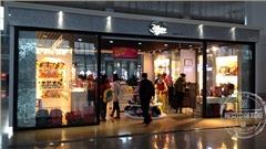 南京南站迪士尼Disney玩具專賣店展示柜