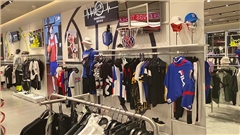 斐樂服裝店展柜定制-中強展柜廠