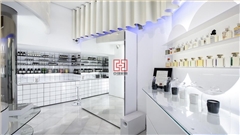 西班牙香水化妝品展柜定制中強(qiáng)展柜