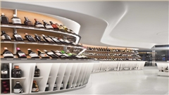 專業(yè)酒柜定制中強(qiáng)展柜高奢選擇