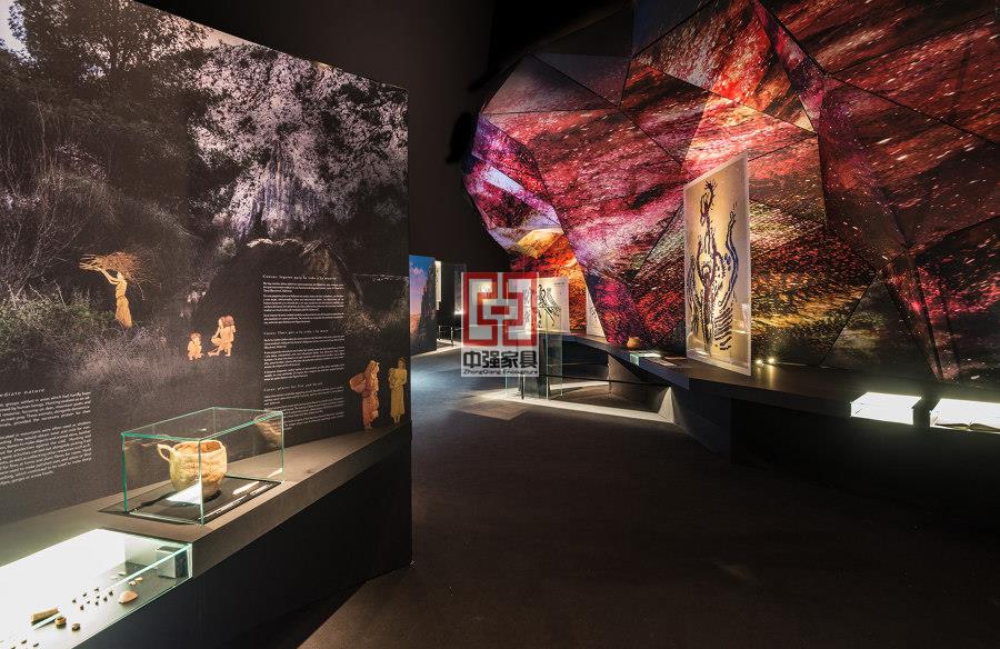 博物館展柜定制 | 專業定制服務與廠家直供-中強展柜