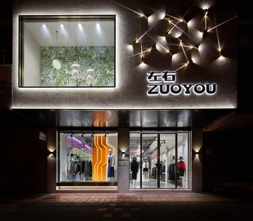 服裝展示柜選哪種材質好