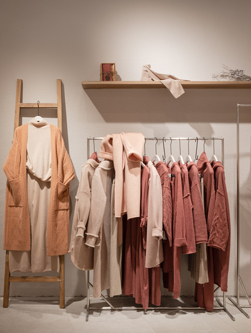 阜陽女裝展柜定做都需要留意什么