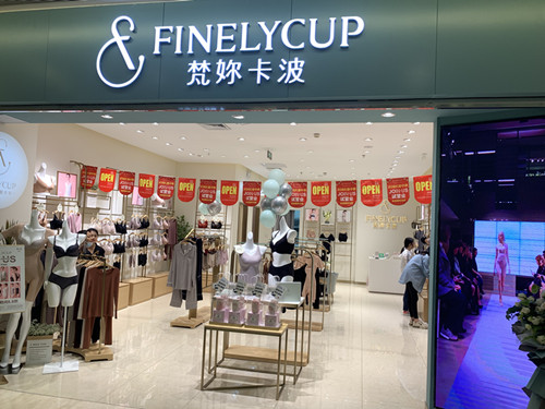 泰州高港哪里可以定做不同類型的商場(chǎng)服裝展示柜