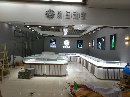 淮安盱眙定制高級珠寶展柜選哪種材料用的好