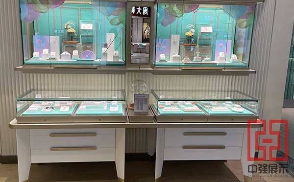 鎮江丹陽市展示柜制作過程應該注意哪些問題