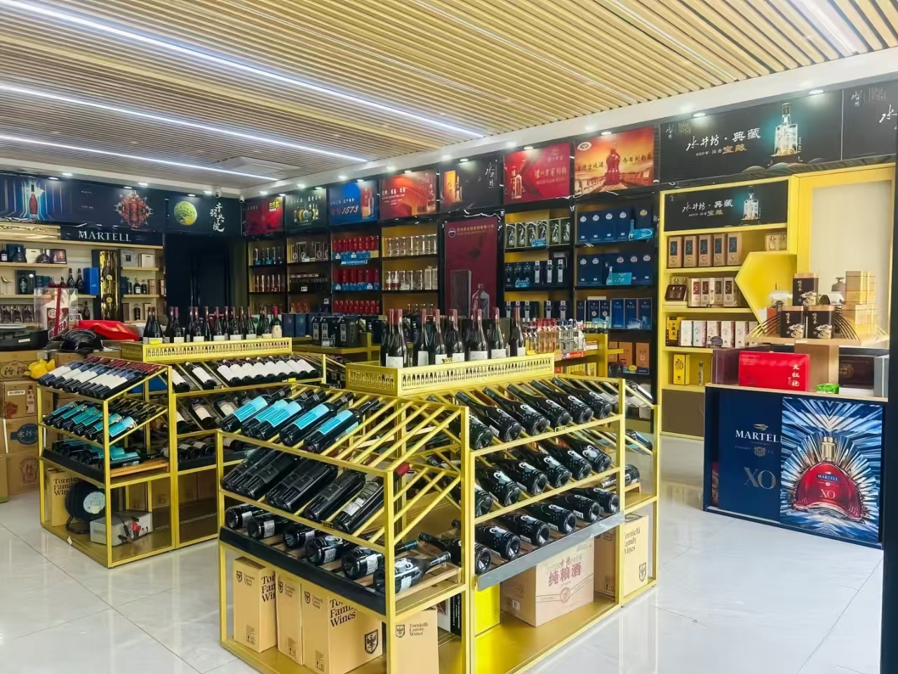 蘇州煙酒展柜廠家-專業定制生產廠家,提供獨特定制服務-中強展柜廠