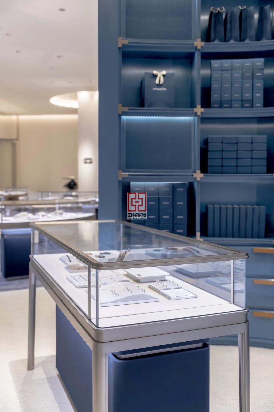 泰國珠寶展柜定制中強展柜