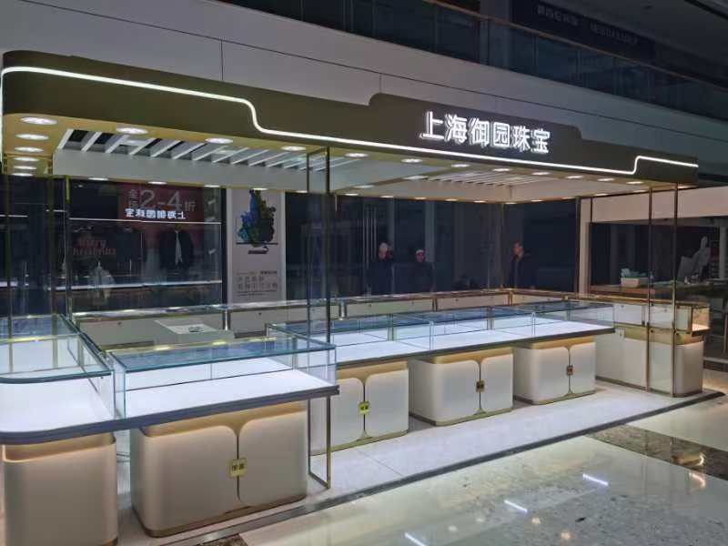 珠寶展柜定制中強展柜專制